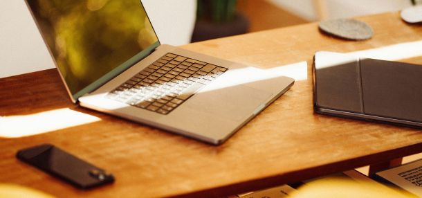 Modern Workplace für Handwerker & KMU: Damit der Laden läuft – im Büro und auf der Baustelle